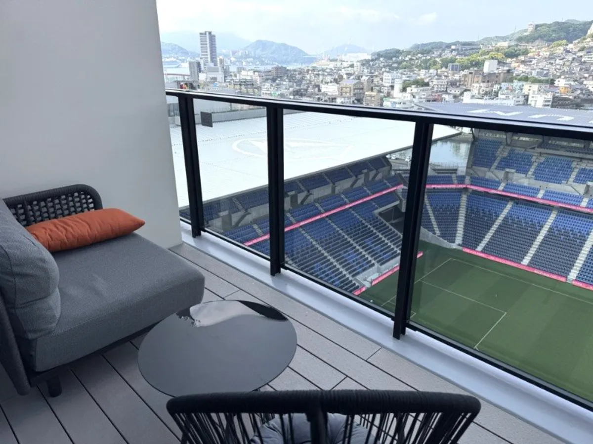 長崎スタジアムシティ併設ホテルの部屋から見たPEACE STADIUM